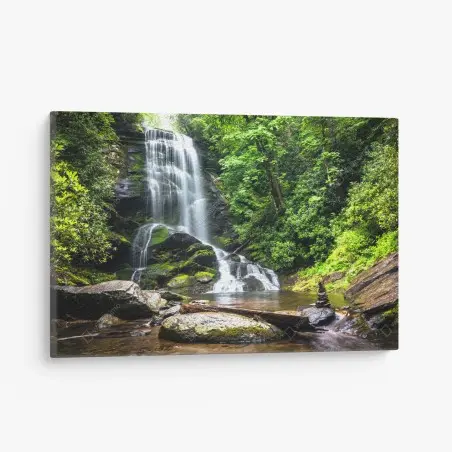 Tableau sur toile cascade paisible au cœur de la forêt – Wallnifity®