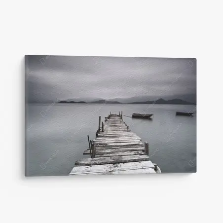 Tableau sur toile jetée solitaire et barques sur une mer calme – Wallnifity®