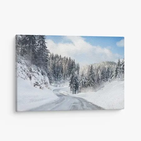 Tableau sur toile route sinueuse dans une forêt enneigée – Wallnifity®