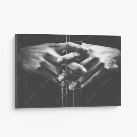 Tableau sur toile mains posées sur le manche de guitare en noir et blanc – Wallnifity®