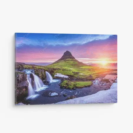 Tableau sur toile lever de soleil sur Kirkjufell en Islande – Wallnifity®