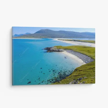 Tableau sur toile plage sauvage aux eaux turquoise et falaises verdoyantes – Wallnifity®