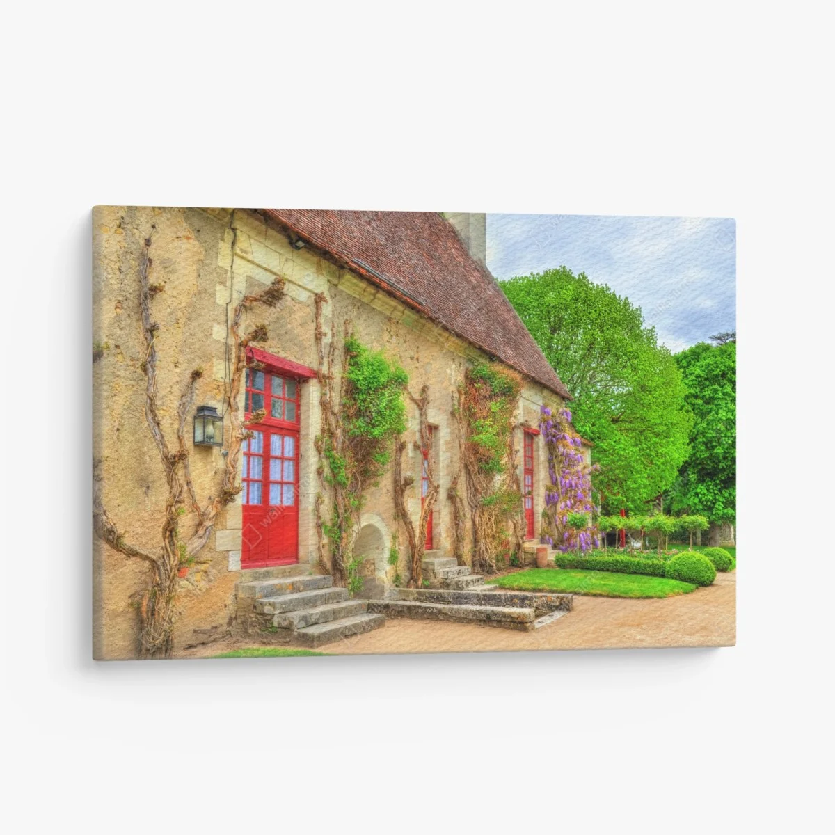 Tableau sur toile façade rustique aux portes rouges et glycines – Wallnifity® Tableau sur toile façade rustique aux portes rouges et glycines – Wallnifity®