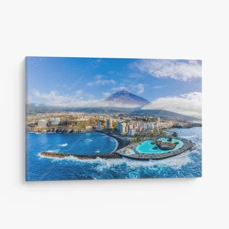 Tableau sur toile panorama côtier au pied du volcan – Wallnifity®