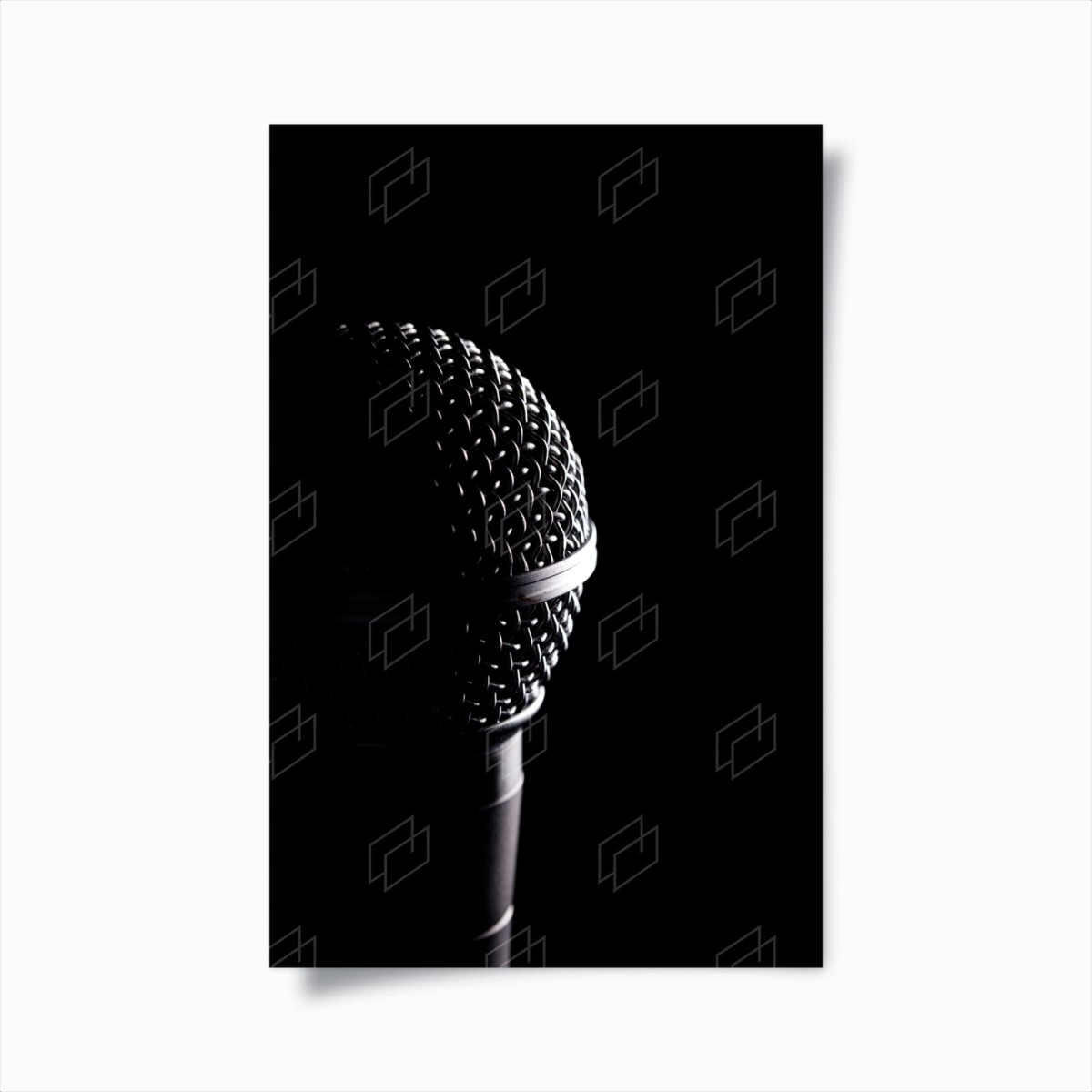 Poster microphone en gros plan sur fond noir – Wallnifity®