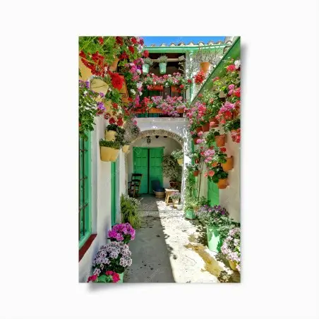 Poster patio fleuri aux portes vertes – Wallnifity®