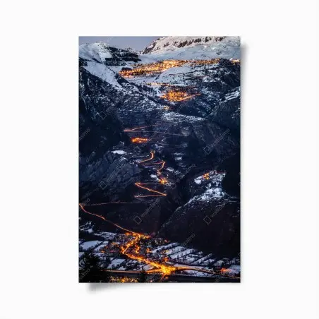 Poster nuit à Alpe d'Huez : la route aux virages lumineux – Wallnifity®