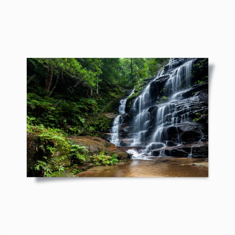 Poster cascade paisible au cœur de la forêt – Wallnifity®