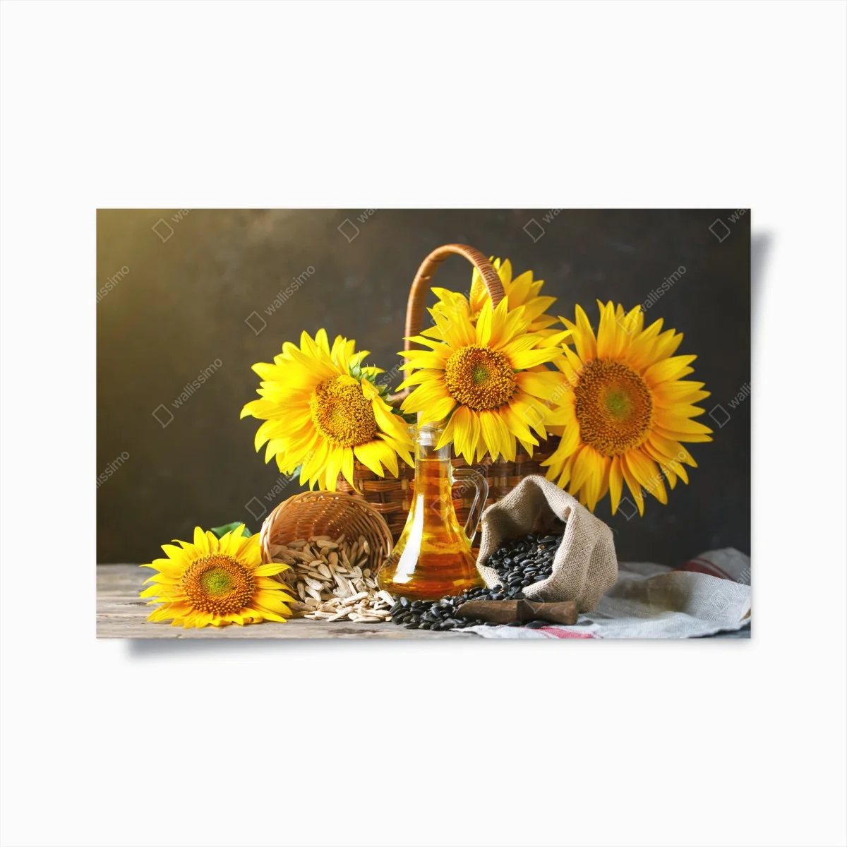 Poster bouquet de tournesols, graines et huile sur table rustique – Wallnifity® Poster bouquet de tournesols, graines et huile sur table rustique – Wallnifity®