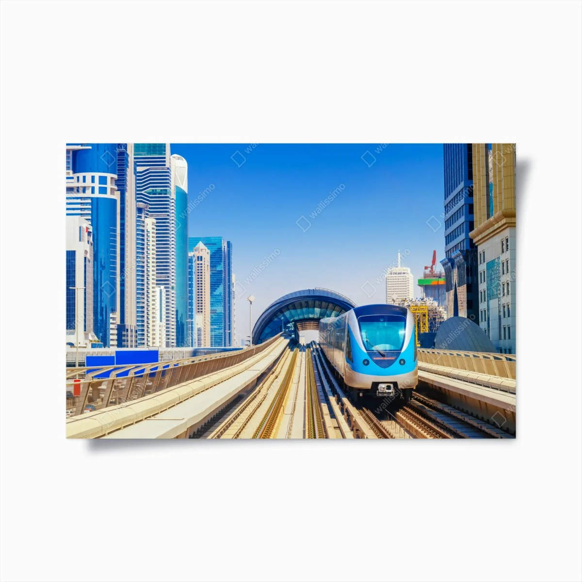 Poster métro moderne traversant la métropole – Wallnifity® Poster métro moderne traversant la métropole – Wallnifity®