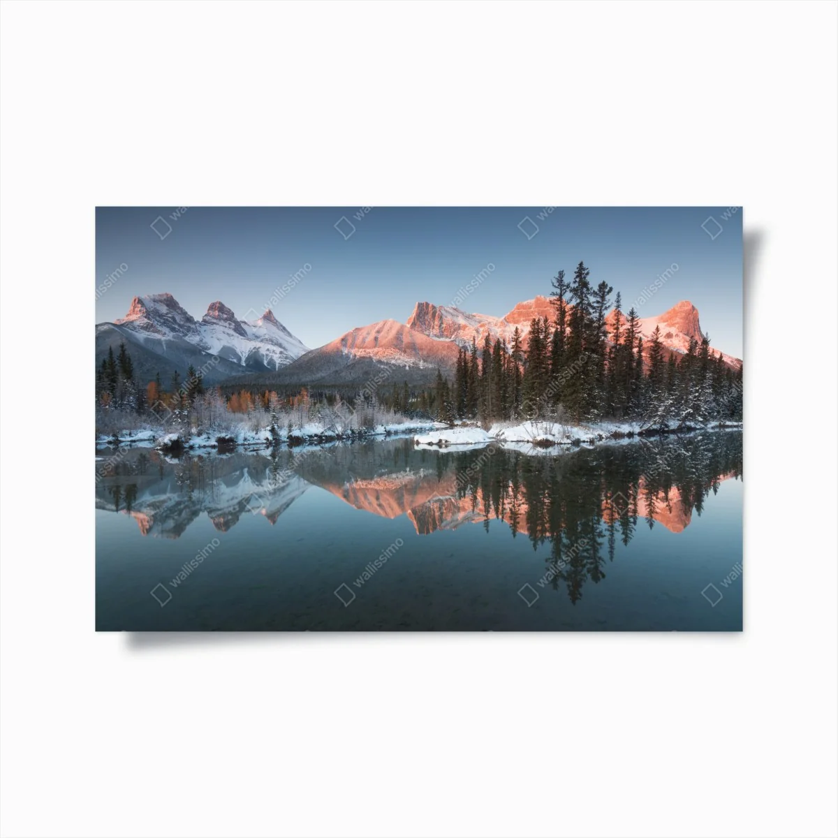 Poster aurore sur montagnes enneigées et reflet paisible – Wallnifity® Poster aurore sur montagnes enneigées et reflet paisible – Wallnifity®