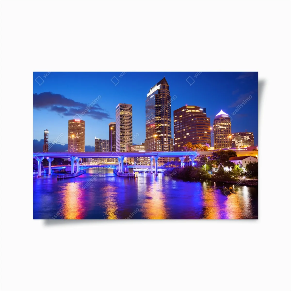 Poster panorama nocturne de Tampa et reflets colorés – Wallnifity® Poster panorama nocturne de Tampa et reflets colorés – Wallnifity®