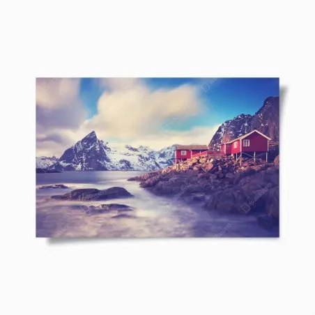 Poster maisons rouges au bord du fjord sous les montagnes enneigées – Wallnifity®
