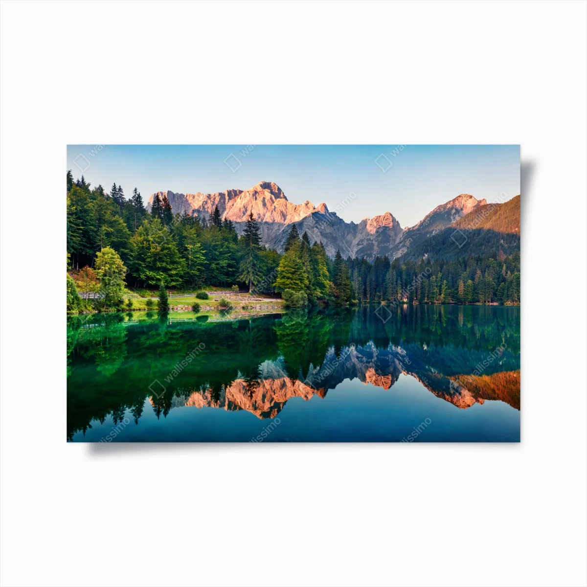 Poster reflets sereins du lac de Fusine au pied du Mangart – Wallnifity® Poster reflets sereins du lac de Fusine au pied du Mangart – Wallnifity®