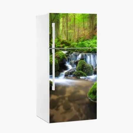 Sticker pour réfrigérateur cascade sereine au cœur de la forêt – Wallnifity®