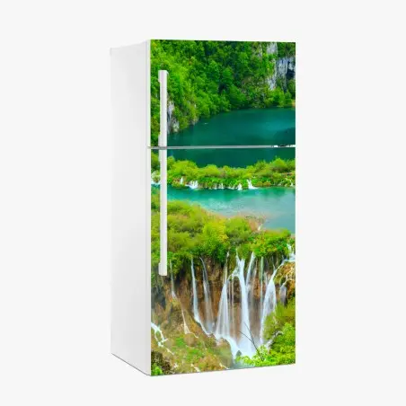 Sticker pour réfrigérateur cascade et lacs émeraude au cœur de la forêt – Wallnifity®