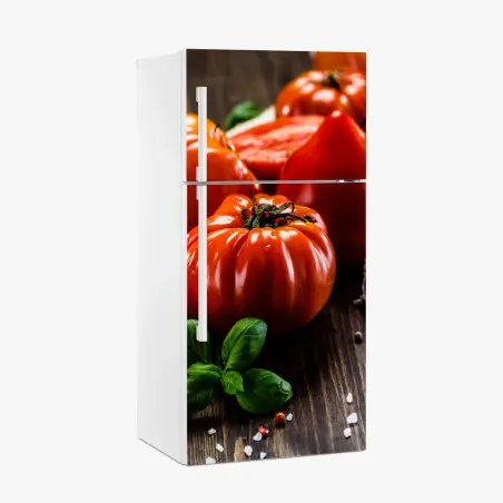 Sticker pour réfrigérateur composition gourmande de tomates et basilic sur fond en bois – Wallnifity®