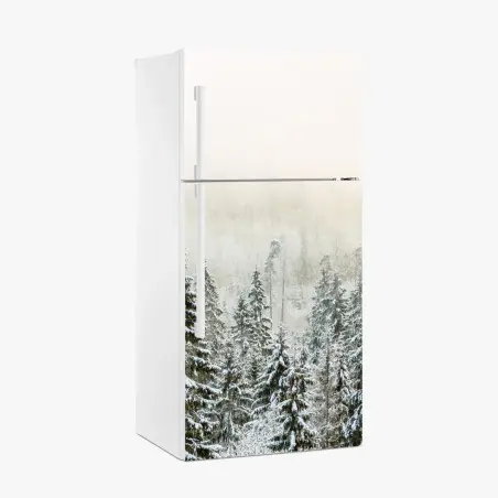 Sticker pour réfrigérateur forêt enneigée et brumeuse – Wallnifity®