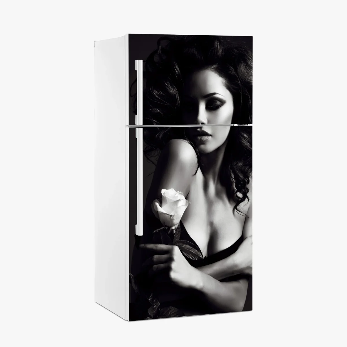 Sticker pour réfrigérateur portrait glamour en noir et blanc avec rose – Wallnifity® Sticker pour réfrigérateur portrait glamour en noir et blanc avec rose – Wallnifity®