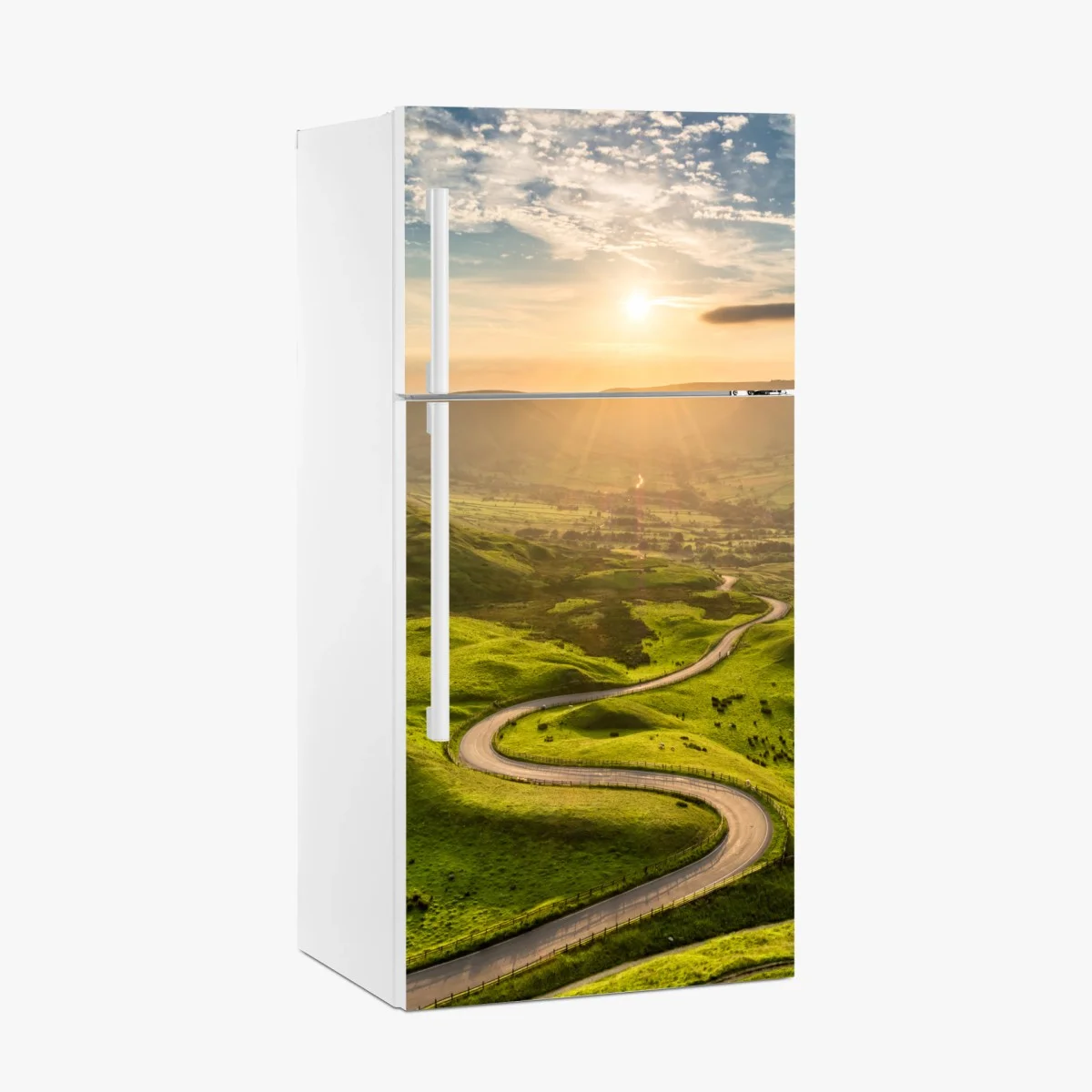 Sticker pour réfrigérateur route sinueuse dans les collines verdoyantes au soleil couchant – Wallnifity® Sticker pour réfrigérateur route sinueuse dans les collines verdoyantes au soleil couchant – Wallnifity®