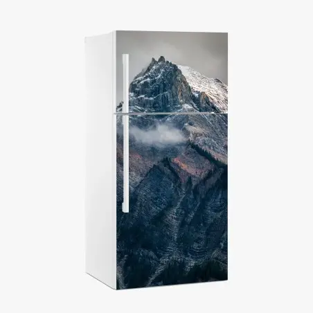 Sticker pour réfrigérateur sommet alpin dans la brume – Wallnifity®