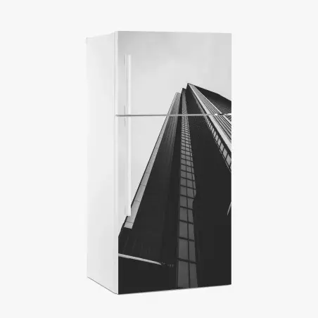 Sticker pour réfrigérateur perspective monumentale d'un gratte-ciel en noir et blanc – Wallnifity®
