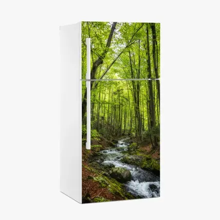 Sticker pour réfrigérateur forêt verdoyante et ruisseau paisible – Wallnifity®