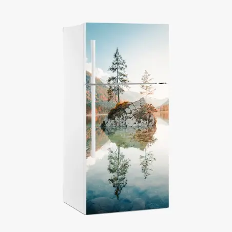 Sticker pour réfrigérateur îlot rocheux et reflet sur le lac à Hintersee – Wallnifity®