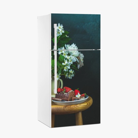 Sticker pour réfrigérateur nature morte gourmande aux fraises et pivoines – Wallnifity®