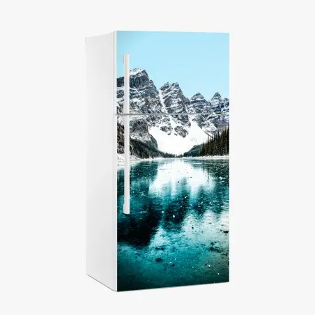 Sticker pour réfrigérateur paysage montagneux hivernal au lac turquoise – Wallnifity®