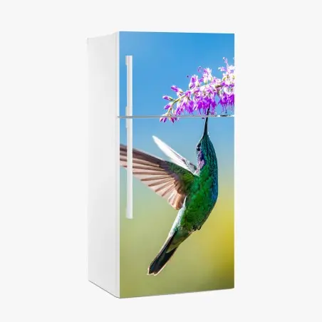 Sticker pour réfrigérateur colibri émeraude en vol près d'une fleur violette – Wallnifity®