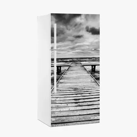 Sticker pour réfrigérateur jetée solitaire sous ciel orageux – Wallnifity®