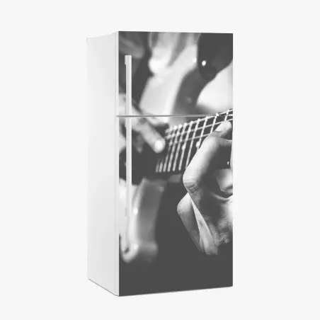 Sticker pour réfrigérateur mains de guitariste en gros plan noir et blanc – Wallnifity®