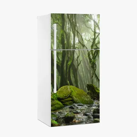 Sticker pour réfrigérateur ruisseau dans la forêt embrumée – Wallnifity®