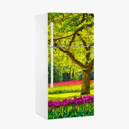 Sticker pour réfrigérateur promenade de printemps parmi les tulipes à Keukenhof – Wallnifity®