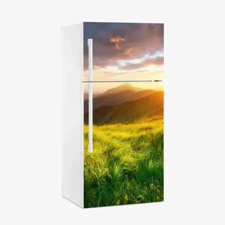 Sticker pour réfrigérateur aube dorée dans la vallée montagneuse – Wallnifity®
