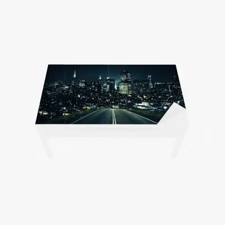 Sticker pour table et bureau route vers la ville illuminée – Wallnifity®
