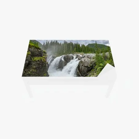 Sticker pour table et bureau cascade sauvage entre rochers et sapins – Wallnifity®