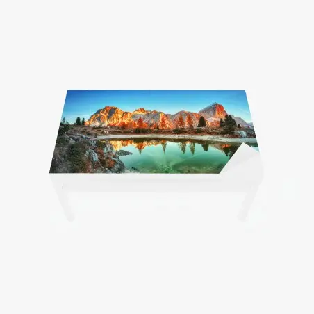 Sticker pour table et bureau reflets dorés au lac alpin – Wallnifity®