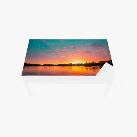 Sticker pour table et bureau ciel flamboyant au-dessus du lac – Wallnifity®