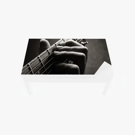 Sticker pour table et bureau main de guitariste en gros plan noir et blanc – Wallnifity®