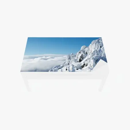 Sticker pour table et bureau panorama hivernal au sommet enneigé – Wallnifity®