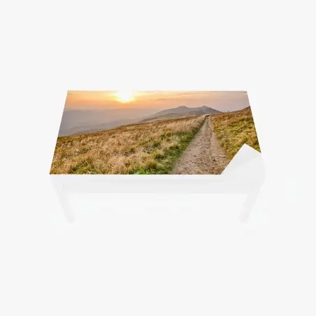 Sticker pour table et bureau sentier au coucher de soleil dans les Bieszczady – Wallnifity®