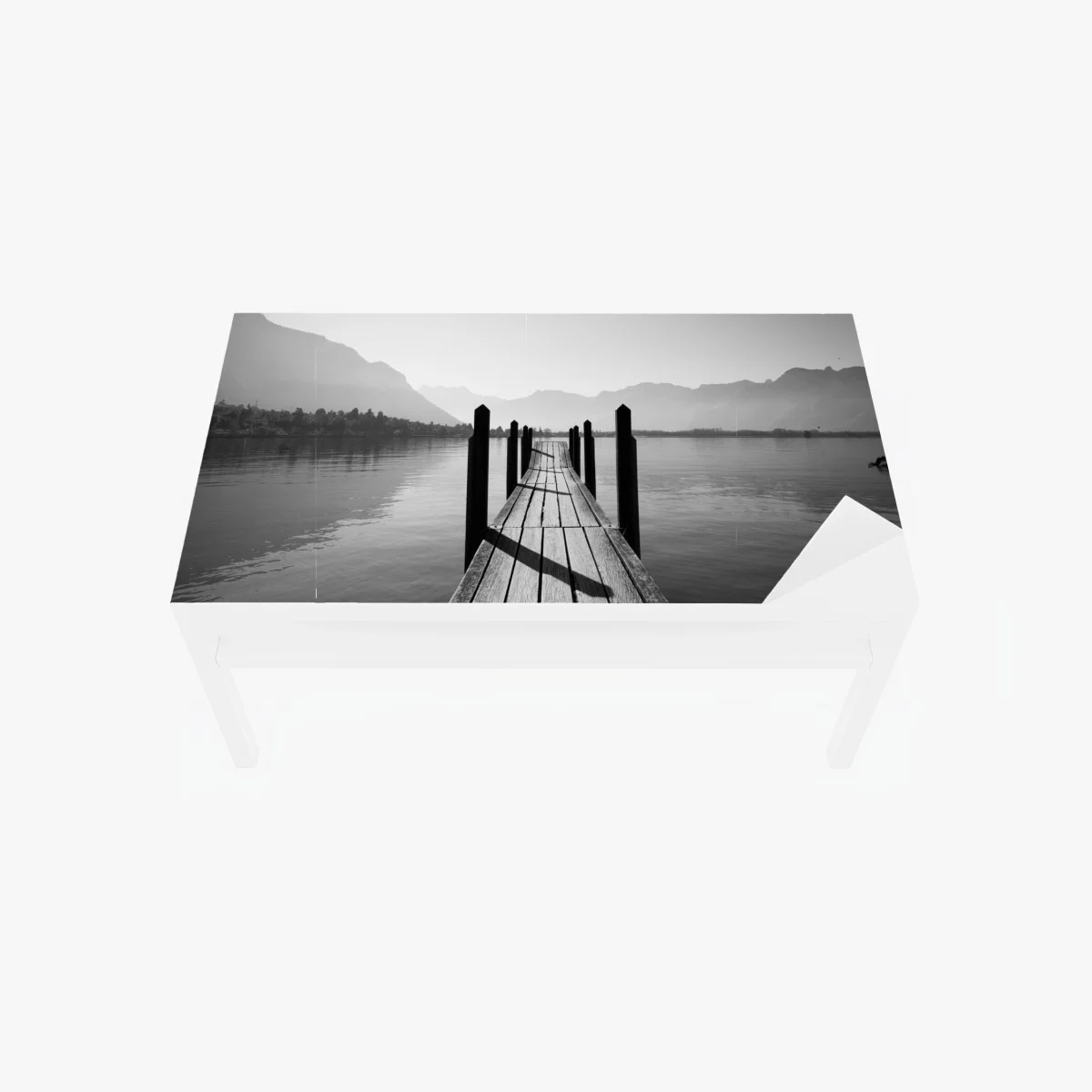Sticker pour table et bureau ponton sur un lac montagneux en noir et blanc – Wallnifity® Sticker pour table et bureau ponton sur un lac montagneux en noir et blanc – Wallnifity®