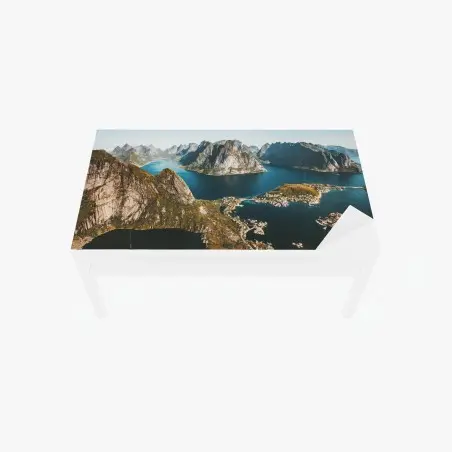 Sticker pour table et bureau panorama fjordique des montagnes et du littoral – Wallnifity®