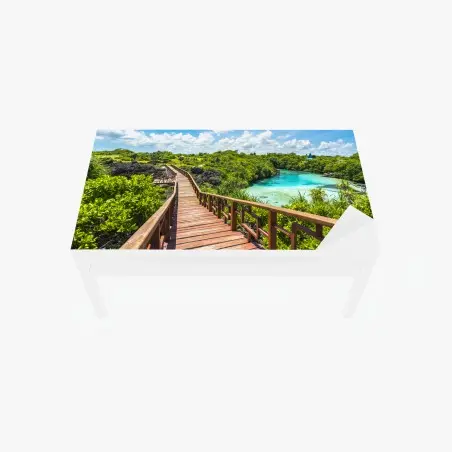 Sticker pour table et bureau passerelle en bois sur lagon turquoise – Wallnifity®