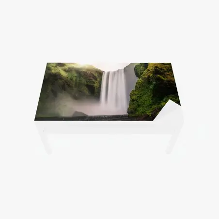 Sticker pour table et bureau Skógafoss : cascade majestueuse d'Islande – Wallnifity®