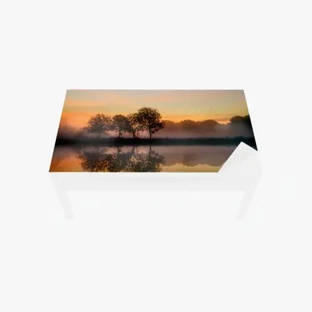 Sticker pour table et bureau matin brumeux au bord de l'étang – Wallnifity®