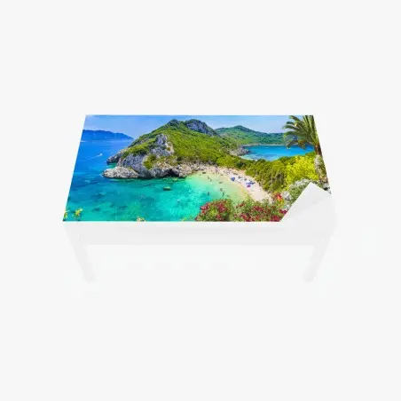 Sticker pour table et bureau vue aérienne de Porto Timoni, crique aux eaux turquoise – Wallnifity®