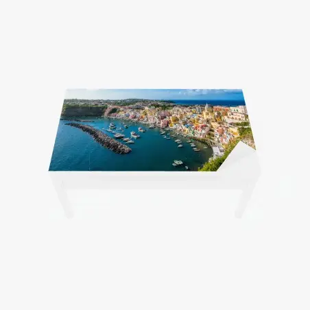 Sticker pour table et bureau panorama d'un village côtier coloré – Wallnifity®